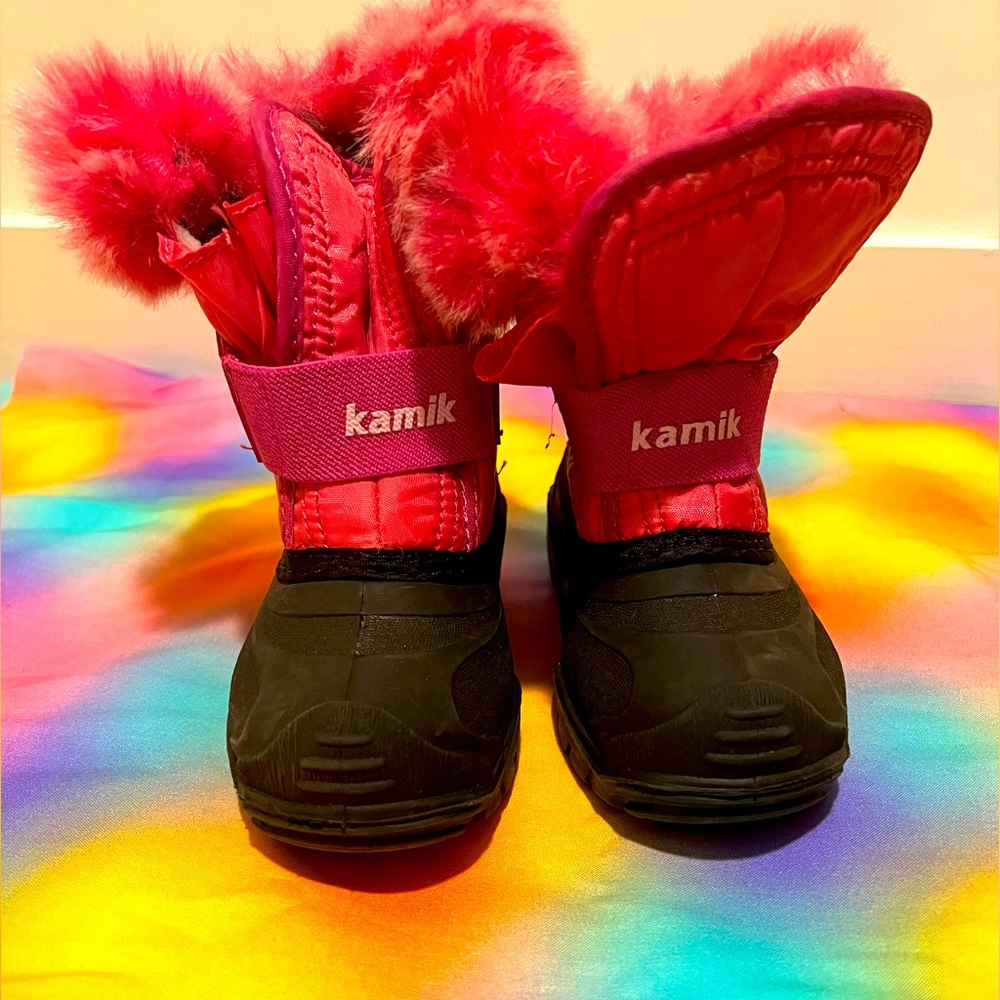 Adorable furry pink Kamik waterproof winter snow boots in size 9 little girls